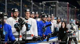 Президент Беларуси Александр Лукашенко 9 апреля посетил тренировку хоккейного клуба "Динамо-Минск" в "Минск-Арене"