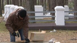 Председатель Солигорского райисполкома Анатолий Лодыга принимает участие в республиканском субботнике