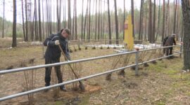 Председатель Солигорского райисполкома Анатолий Лодыга принимает участие в республиканском субботнике