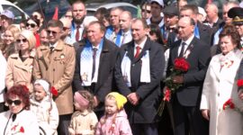 Районный митинг и возложение цветов к памятнику «Скорбящая мать». Фоторепортаж