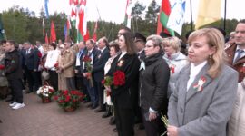 Районный митинг и возложение цветов к памятнику «Скорбящая мать». Фоторепортаж