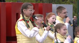 Районный митинг и возложение цветов к памятнику «Скорбящая мать». Фоторепортаж