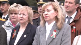 Районный митинг и возложение цветов к памятнику «Скорбящая мать». Фоторепортаж