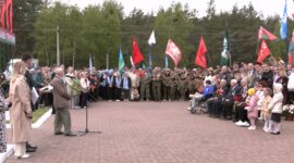 Районный митинг и возложение цветов к памятнику «Скорбящая мать». Фоторепортаж