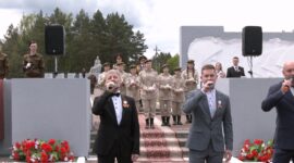 Районный митинг и возложение цветов к памятнику «Скорбящая мать». Фоторепортаж