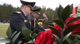 Районный митинг и возложение цветов к памятнику «Скорбящая мать». Фоторепортаж