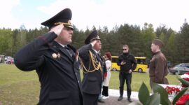 Районный митинг и возложение цветов к памятнику «Скорбящая мать». Фоторепортаж