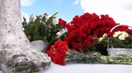 Районный митинг и возложение цветов к памятнику «Скорбящая мать». Фоторепортаж