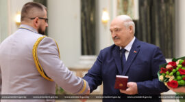 Александр Лукашенко в преддверии 80-летия Победы вручил государственные награды заслуженным представителям различных сфер