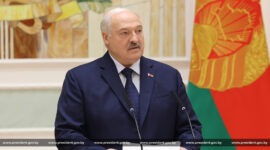 Александр Лукашенко в преддверии 80-летия Победы вручил государственные награды заслуженным представителям различных сфер