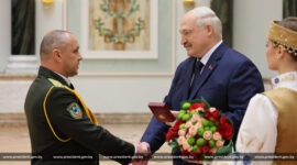 Александр Лукашенко в преддверии 80-летия Победы вручил государственные награды заслуженным представителям различных сфер