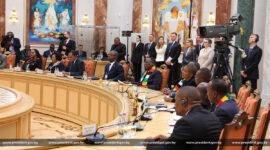 Александр Лукашенко  провел переговоры с Президентом Зимбабве Эммерсоном Мнангагвой во Дворце Независимости