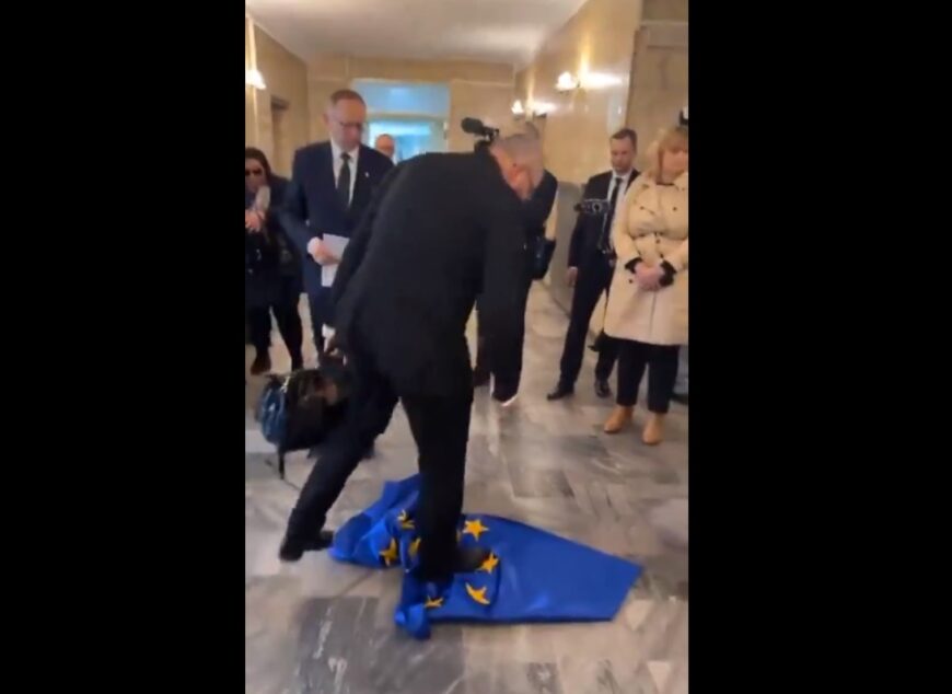 Выборы президента в Польше: кто рулит в этом политическом шоу и причем тут Tinder