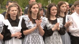 Прощай, родная школа! Праздник последнего звонка в средней школе №11. Фоторепортаж