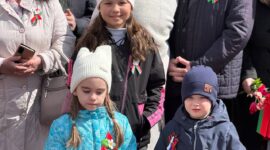 Районный митинг и возложение цветов к памятнику «Скорбящая мать». Фоторепортаж