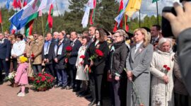Районный митинг и возложение цветов к памятнику «Скорбящая мать». Фоторепортаж