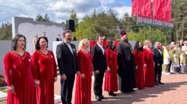 Районный митинг и возложение цветов к памятнику «Скорбящая мать». Фоторепортаж