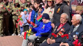 Районный митинг и возложение цветов к памятнику «Скорбящая мать». Фоторепортаж