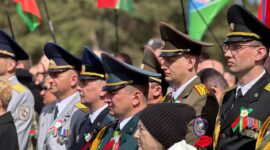 Районный митинг и возложение цветов к памятнику «Скорбящая мать». Фоторепортаж