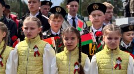 Районный митинг и возложение цветов к памятнику «Скорбящая мать». Фоторепортаж