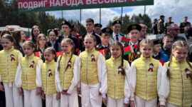 Районный митинг и возложение цветов к памятнику «Скорбящая мать». Фоторепортаж