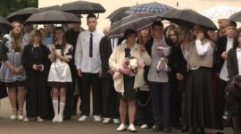 Прощай, родная школа! Праздник последнего звонка в средней школе №11. Фоторепортаж