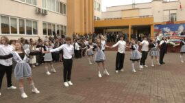 Прощай, родная школа! Праздник последнего звонка в средней школе №11. Фоторепортаж
