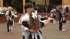 Прощай, родная школа! Праздник последнего звонка в средней школе №11. Фоторепортаж