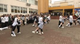 Прощай, родная школа! Праздник последнего звонка в средней школе №11. Фоторепортаж