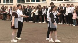 Прощай, родная школа! Праздник последнего звонка в средней школе №11. Фоторепортаж