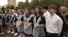 Прощай, родная школа! Праздник последнего звонка в средней школе №11. Фоторепортаж