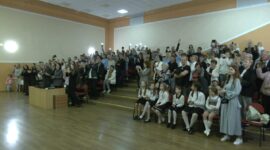 Прощание со школой и учебными буднями - торжественная линейка прошла в сш №10. Фоторепортаж