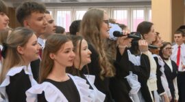 Торжественная линейка состоялась для учащихся средней школы №14