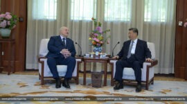 Президент Беларуси Александр Лукашенко и Председатель Китайской Народной Республики Си Цзиньпин проводят встречу в Пекине