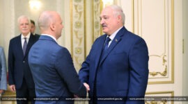 Александр Лукашенко проводит встречу с губернатором Калининградской области России Алексеем Беспрозванных