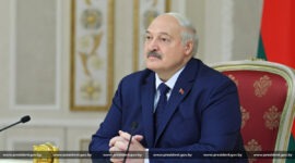 Александр Лукашенко проводит встречу с губернатором Калининградской области России Алексеем Беспрозванных
