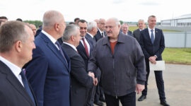 Президент Беларуси Александр Лукашенко 17 июня собрал выездной семинар-совещание по сельскому хозяйству в Минском районе