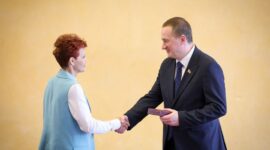 "Фундамент, на котором держится страна". Турчин вручил госнаграды представителям различных сфер
