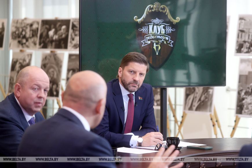 Марков: для победы на информационном фронте у СМИ должны быть абсолютно все виды оружия и инструментов