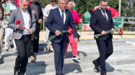 Участники V Форума медийного сообщества Беларуси возложили цветы к мемориалу «Детям — жертвам войны»