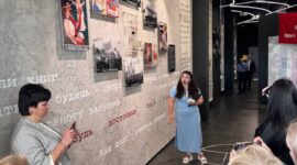 Участники V Форума медийного сообщества Беларуси возложили цветы к мемориалу «Детям — жертвам войны»