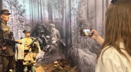 Участники V Форума медийного сообщества Беларуси возложили цветы к мемориалу «Детям — жертвам войны»