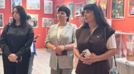 Участники V Форума медийного сообщества Беларуси возложили цветы к мемориалу «Детям — жертвам войны»