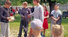 У бабушки в деревне! В д. Драчева состоялся праздник для детей с ШОУ мыльных пузырей и мастер-классами