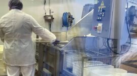 Видели как делают отечественный сыр для гурманов? СМИ Минщины посещают Нарочанский участок Минского молочного завода №1
