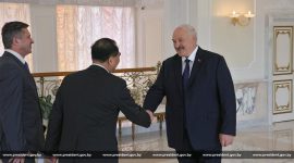 Александр Лукашенко встретился с ректором Пекинского университета Гун Цихуаном