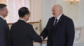 Александр Лукашенко встретился с ректором Пекинского университета Гун Цихуаном