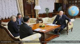 Александр Лукашенко встретился с ректором Пекинского университета Гун Цихуаном