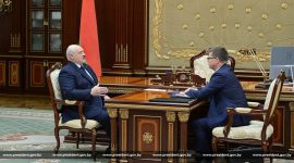 Александр Лукашенко принял с докладом Председателя Федерации профсоюзов Беларуси Юрия Сенько