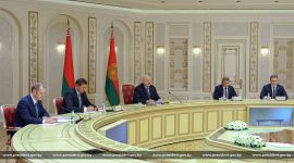 Александр Лукашенко встретился с губернатором Тюменской области России Александром Моором